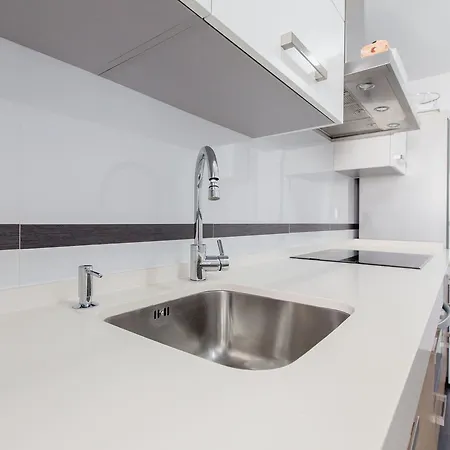 A Un Pasito Del Mercado *