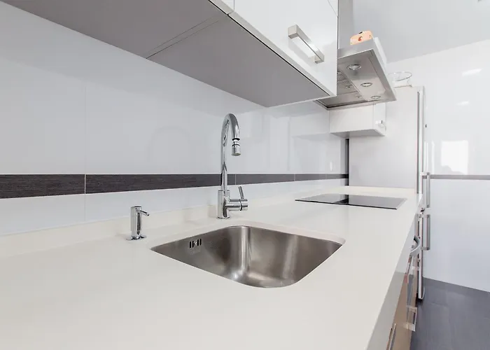 A Un Pasito Del Mercado *