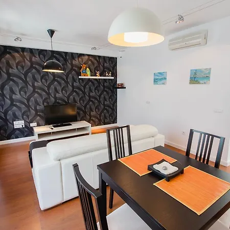 A Un Pasito Del Mercado * Cadice